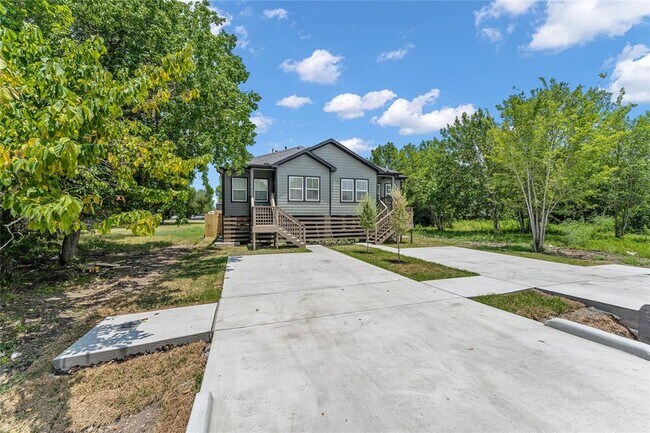 Building Photo - 5303 Groveton St