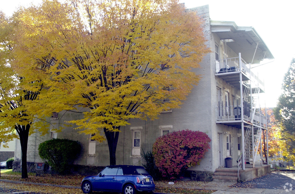 Foto del edificio - 9 Cedar St