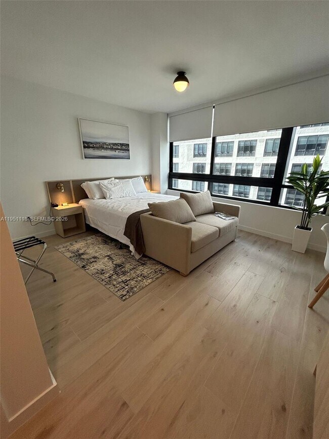 Building Photo - 225 N Miami Ave