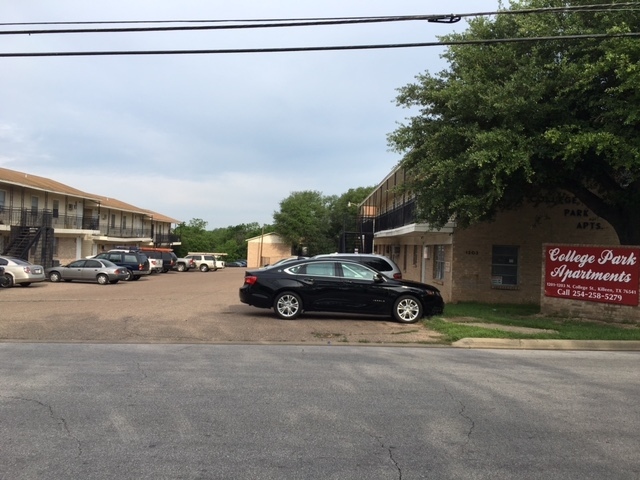 Foto del edificio - College Park Apartments