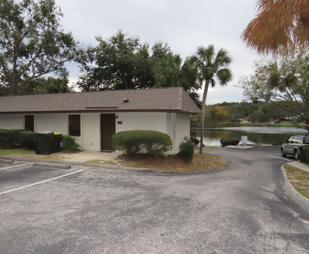 Foto principal - Sunnyside Lakeview 2br/2ba Apartment