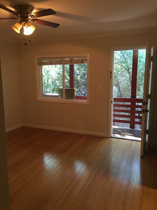 Primary Photo - 232 N 8th St