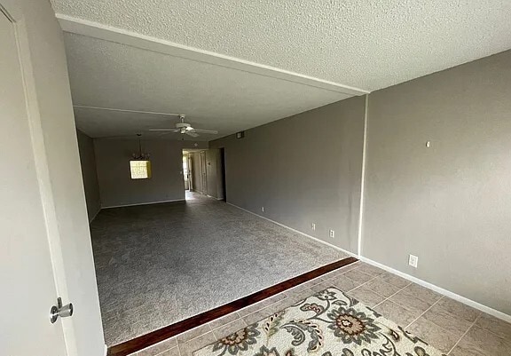 Building Photo - 333 N Lake Howard Dr