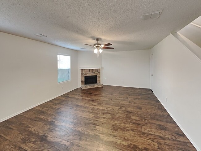 Building Photo - 4059 Hunters Creek Dr