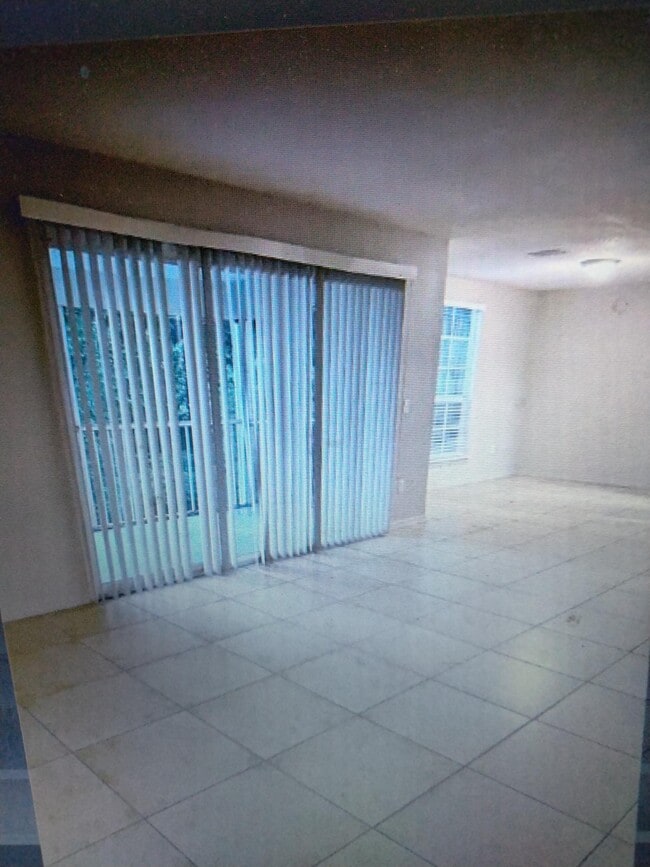 Foto del edificio - 4094 Dijon Dr