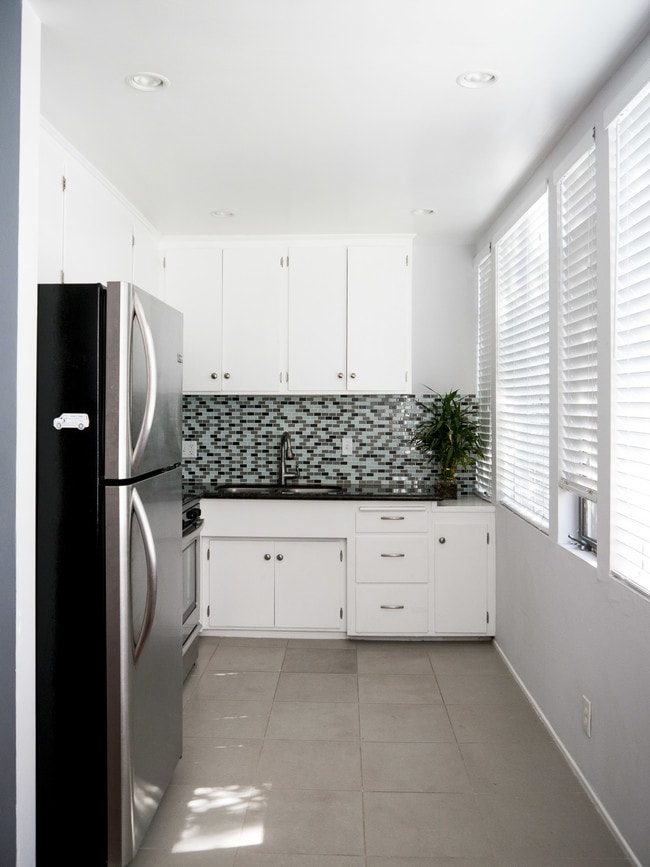 Kitchen - 810 Orange Grove Avenue