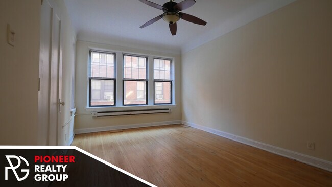 Foto del edificio - 4417 N Wolcott Ave