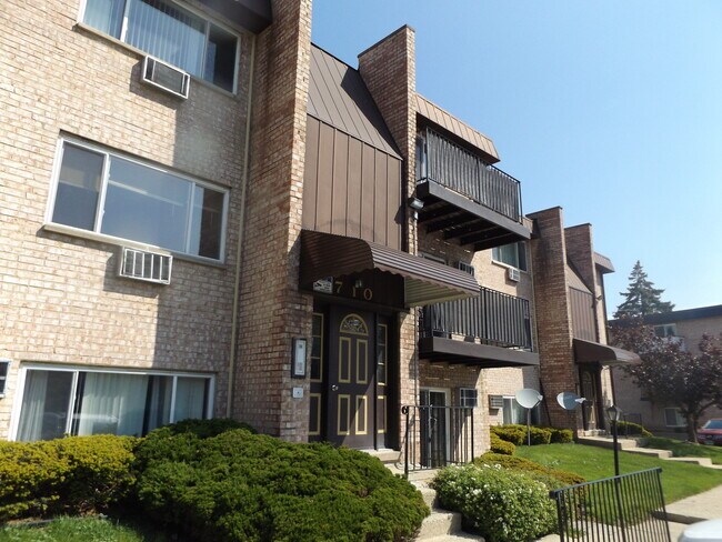 Foto del edificio - 710 W Huntington Commons Rd