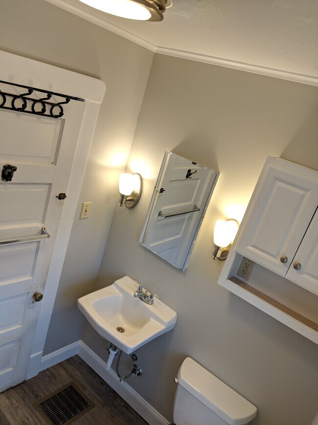 Newly remodeled bathroom - 1202 North University Street