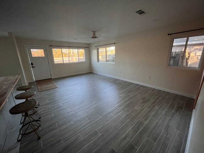 Foto del edificio - 100 Pecan Park Dr