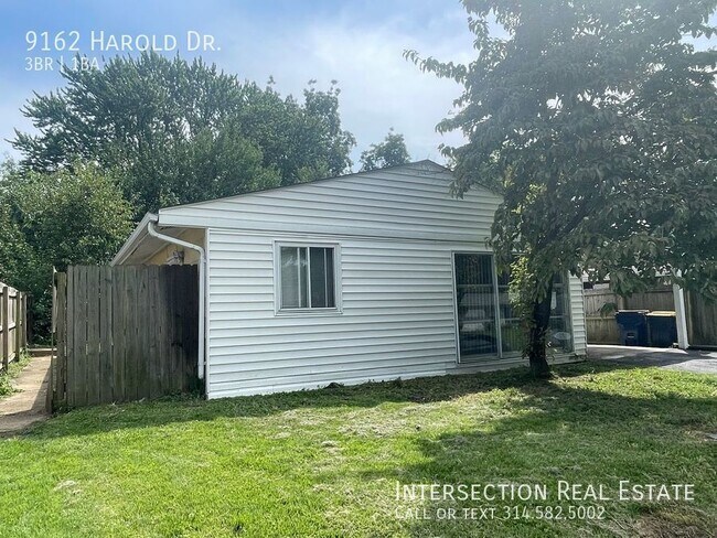 Building Photo - Tastefully Renovated 3 Bedroom Slab Home i...