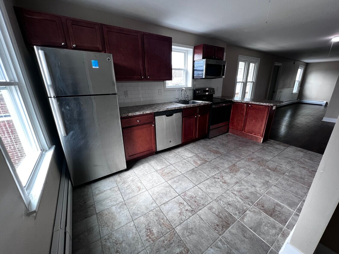Primary Photo - 75 Calhoun St