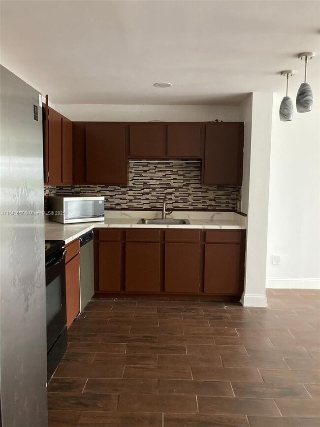 Building Photo - 14820 Naranja Lakes Blvd