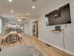 Foto del edificio - 1418 Stovall St