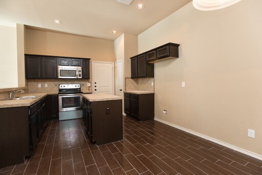 Foto del edificio - 3 BEDROOM DUPLEX LOCATED IN WACO, TEXAS!