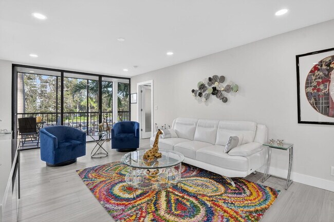 Foto del edificio - 7802 Lakeside Blvd