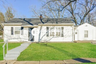Building Photo - 2343 Magnolia Pl