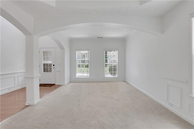 Foto del edificio - 3208 Juniper Dr