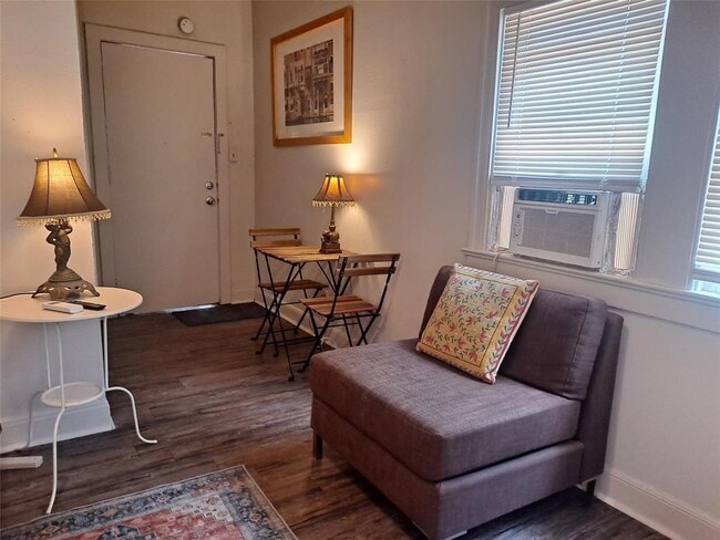 Foto del edificio - 1906 San Gabriel St