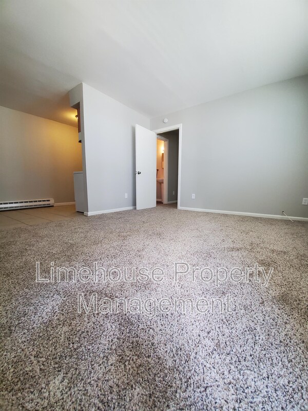 2642 E Ocean View Ave, Norfolk, VA 23518 Condo for Rent in Norfolk