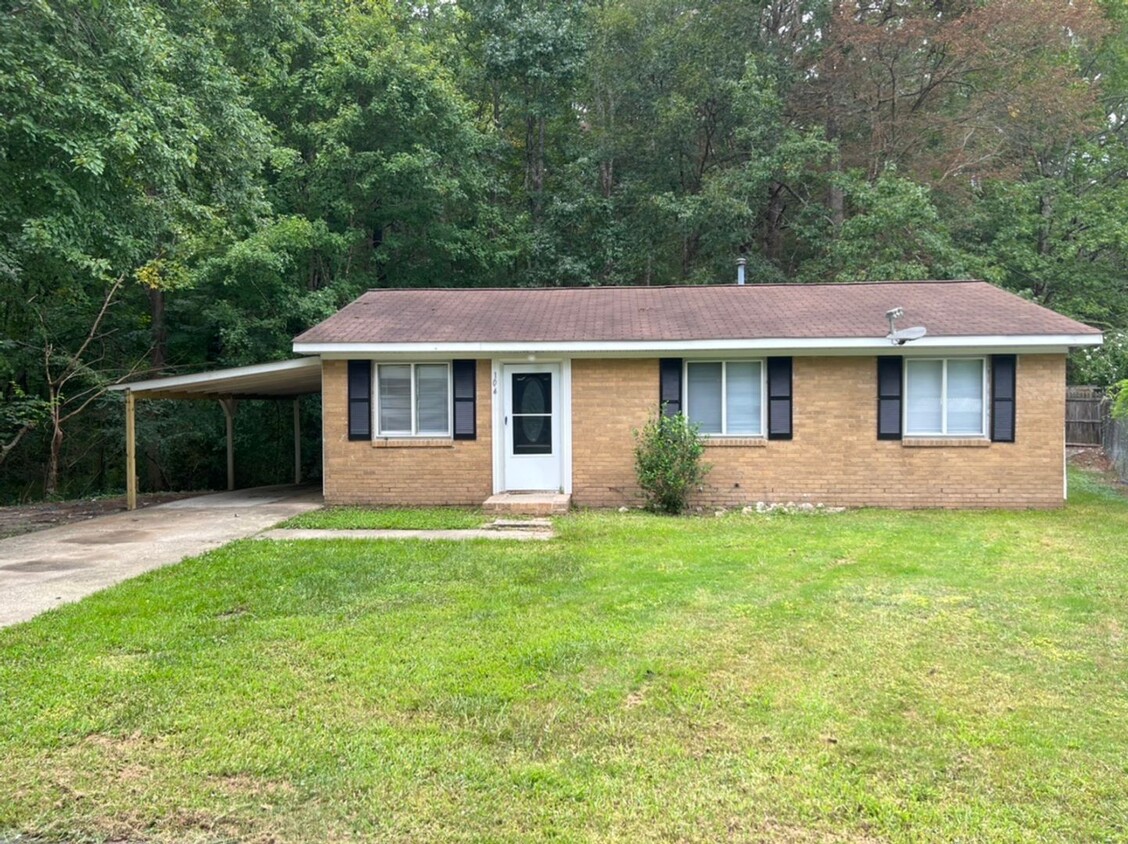 Primary Photo - Renovated 3 Bedroom near Downtown Creedmoor