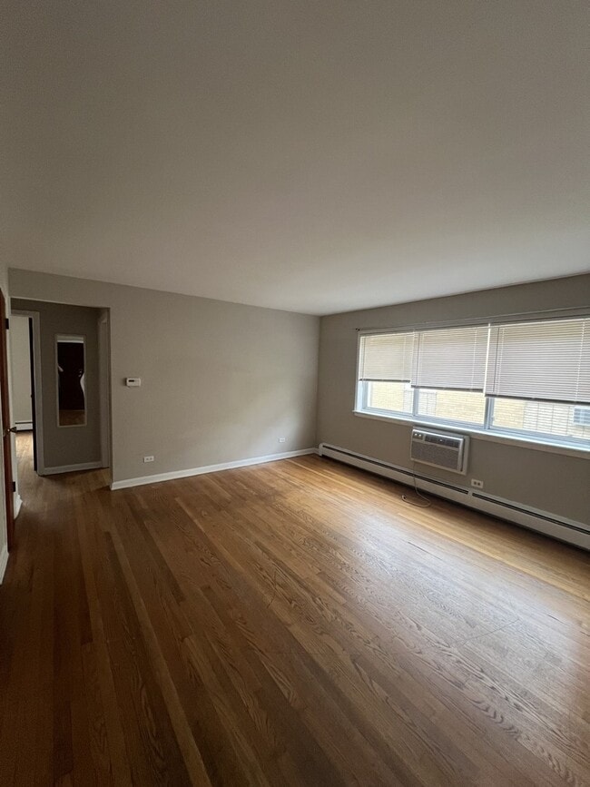 Foto del edificio - 4752 N Olcott Ave