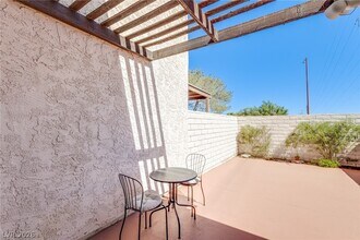 Building Photo - 5240 Janfred Ct