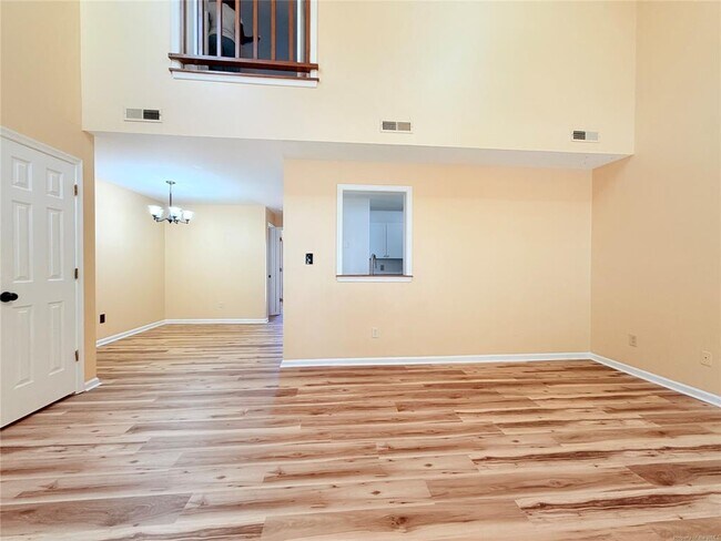 Foto del edificio - 5302 Aden Ct