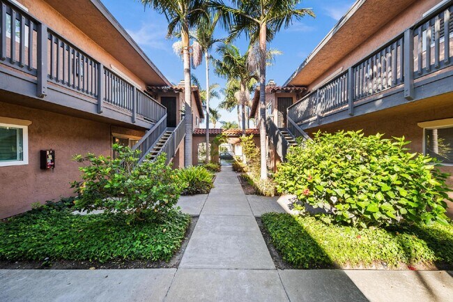 Foto del edificio - Fabulous University Heights location!