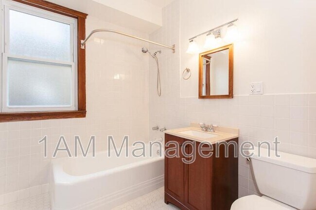 Foto del edificio - 3228 N Lawndale Ave