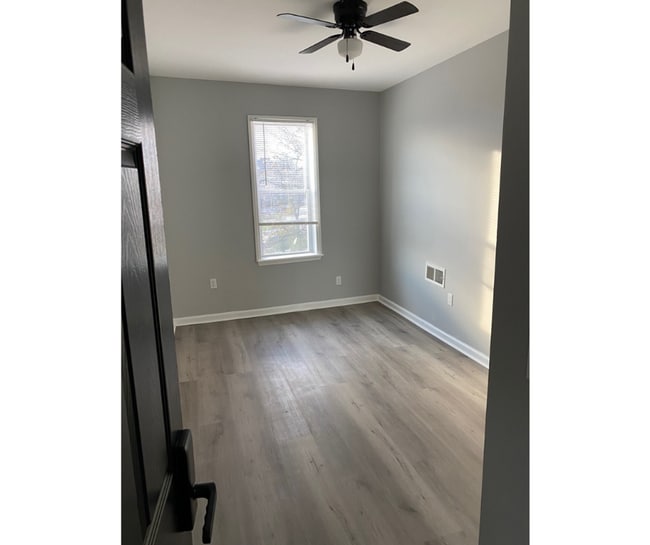 Building Photo - 2800 The Alameda