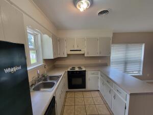 Building Photo - 2421 I-520