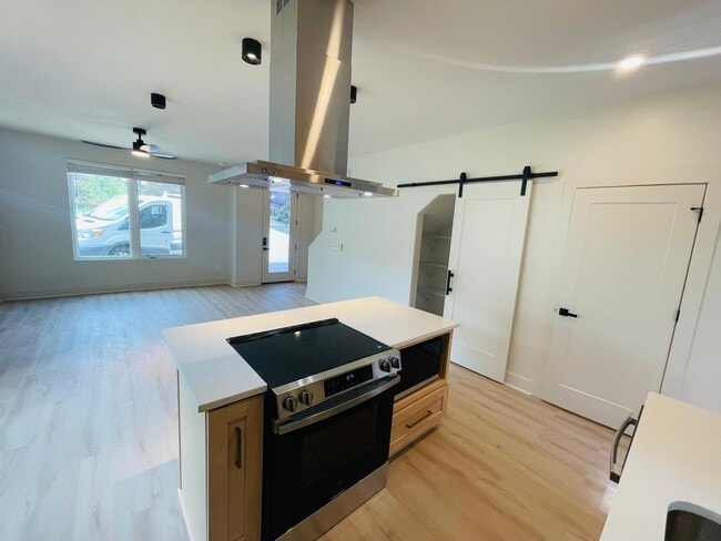 Building Photo - 4444 W Tyvola Rd