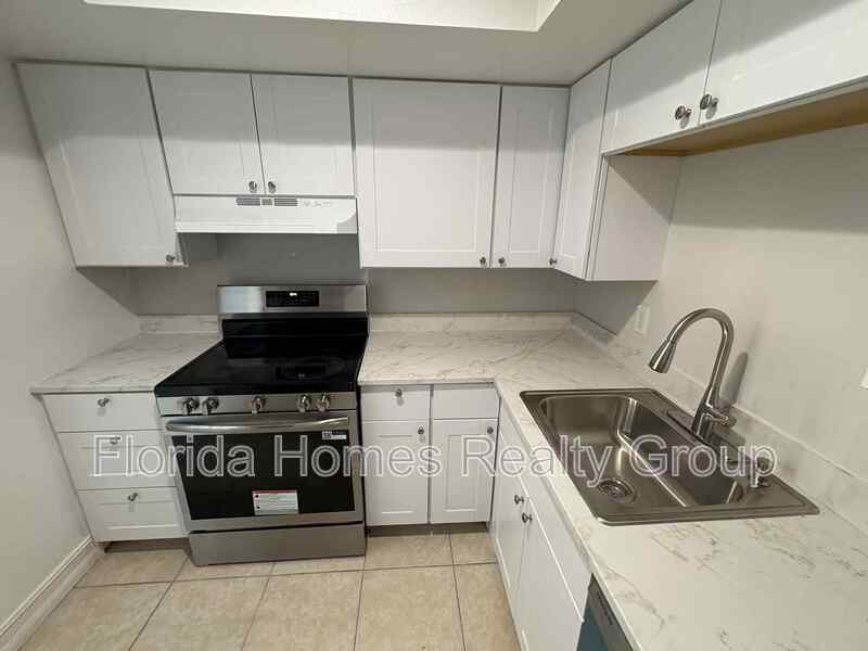 Foto principal - 1830 Maravilla Ave