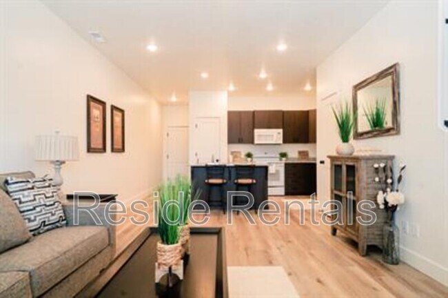 Foto del edificio - 220 Spring Creek Pkwy