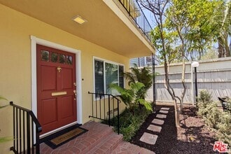 Building Photo - 224 Bicknell Ave