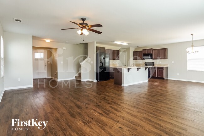 Foto del edificio - 4778 Woodford Cir