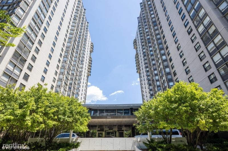 Foto principal - 3 br, 2 bath Condo - 5701 N Sheridan Rd # 20j