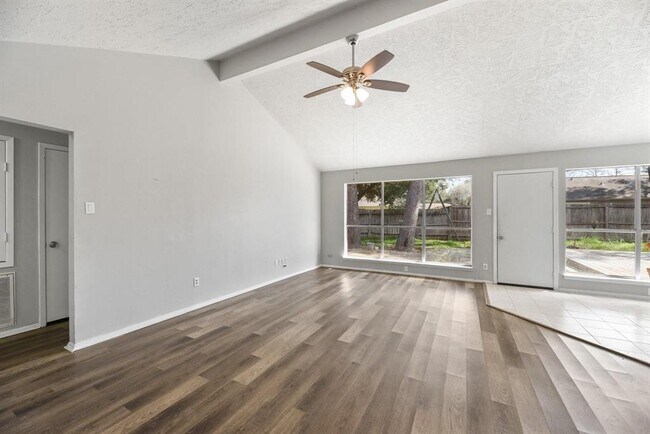 Foto del edificio - 21006 Bridgeview Cir