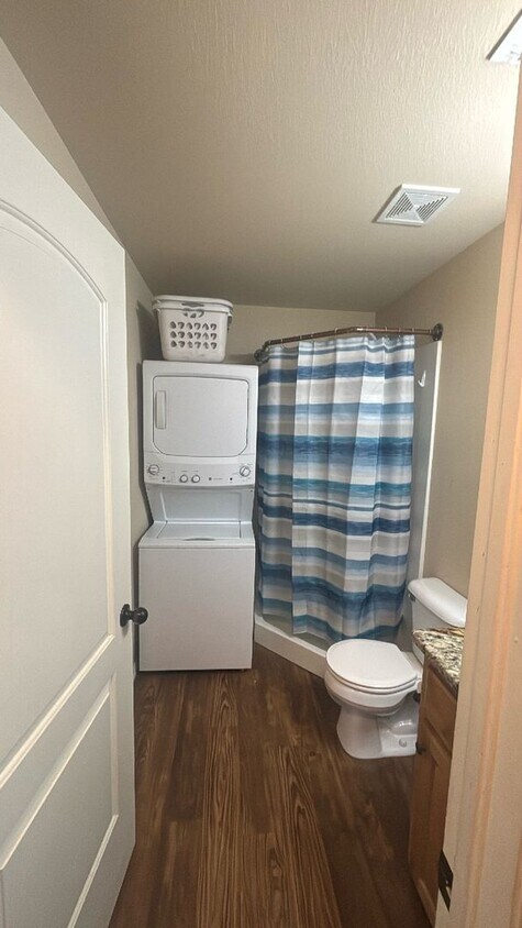 Building Photo - 6202 SW Chickadee St