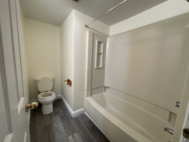 Bathroom - 73 W Thames St