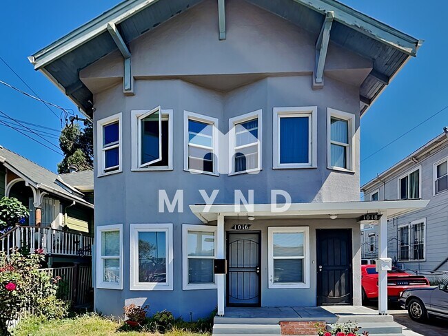 Building Photo - 1016 28th St