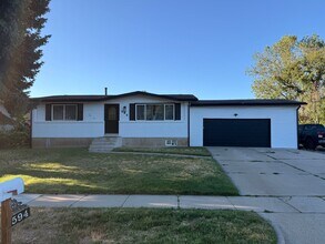 Building Photo - 594 W 2200 N