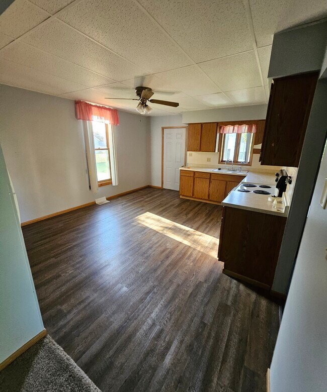 Building Photo - 187 E Gilson Ave