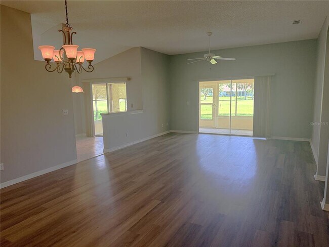 Foto del edificio - 2217 Brookfield Greens Cir