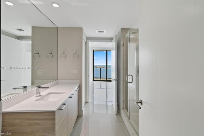 Foto del edificio - 2 br, 2 bath Condo - 1300 S Miami Ave Unit...