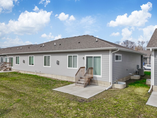 Building Photo - 4461 Lower Beaver Rd