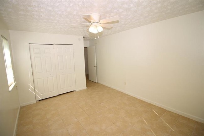 Building Photo - 8367 Warren Dr