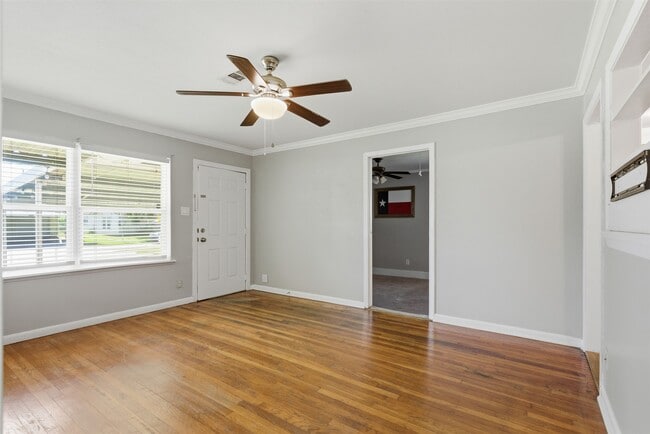 Foto del edificio - 1203 Valerie Ave