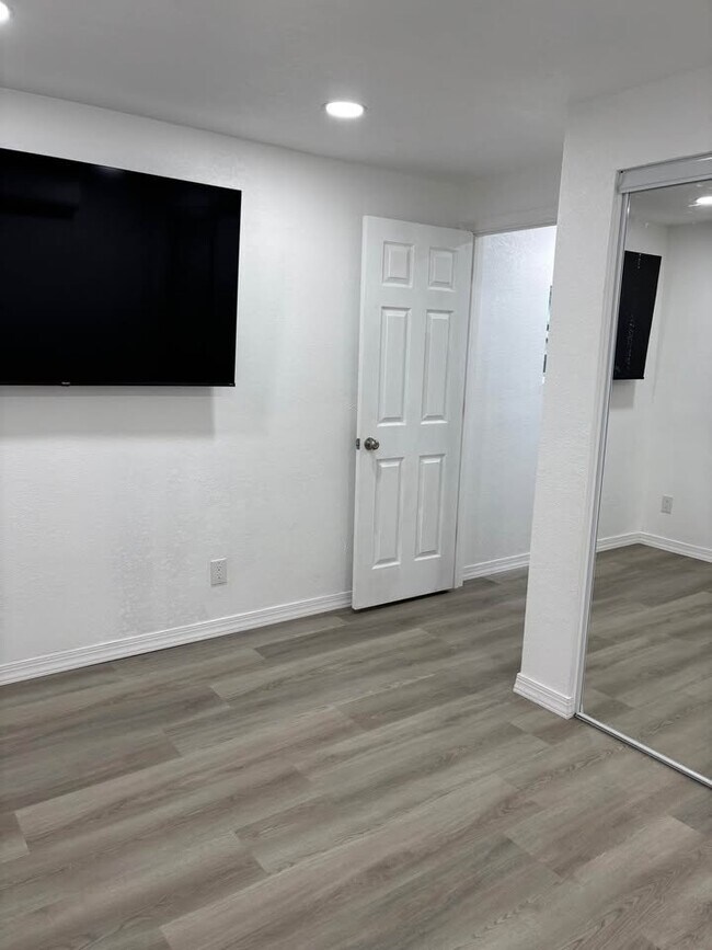 Building Photo - 4802 E Sligh Ave